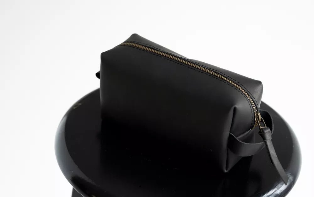Best Toiletry Bag for Men in 2026 - CarrieAway
