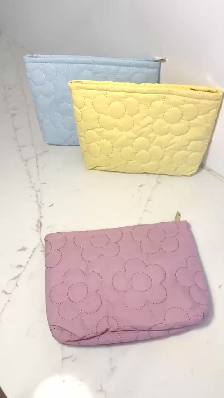 Load video: Bettie Malmo Mauve - Medium Cosmetic Bag